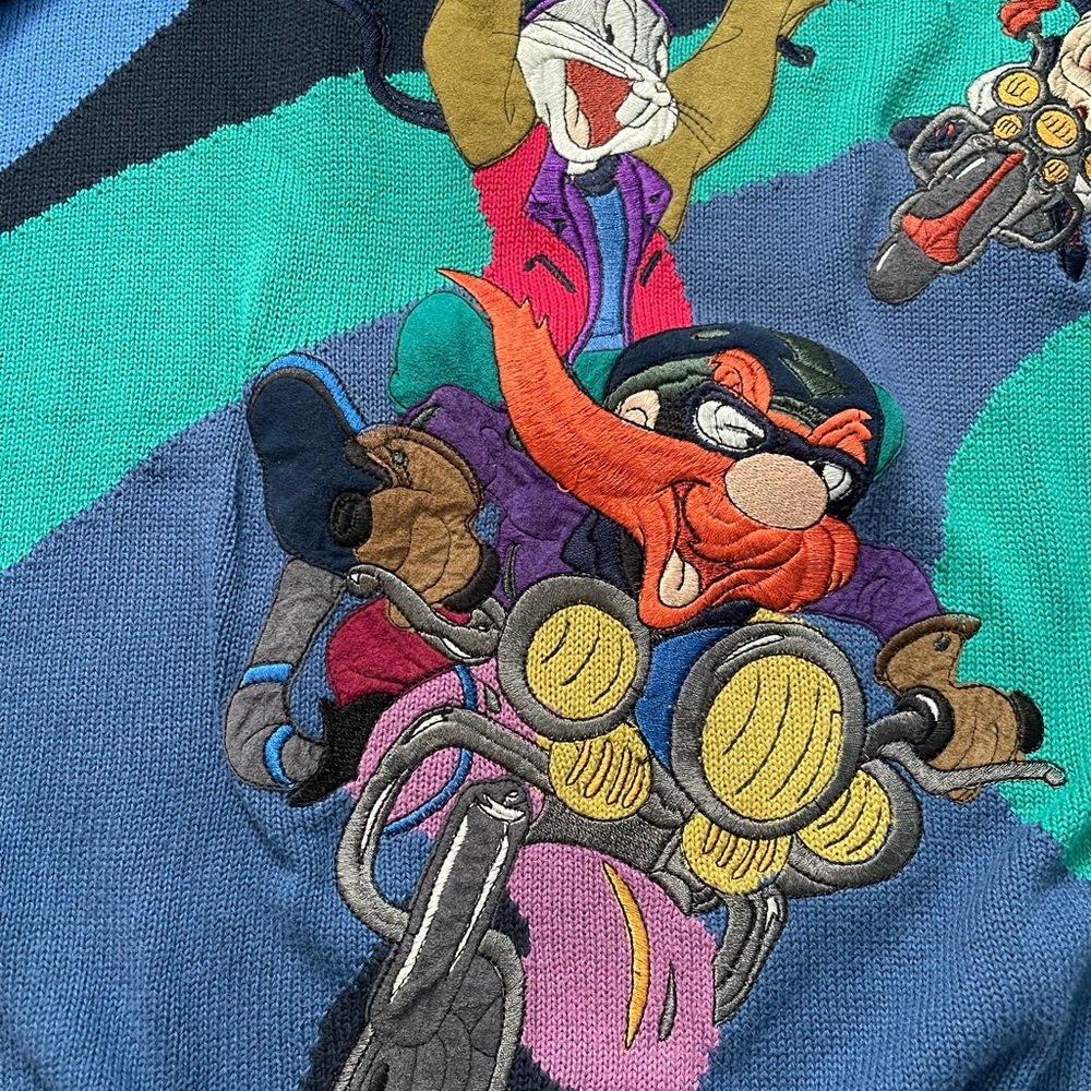 Warner Bros.LimitedEdition Sweater - Picture 2 of 5
